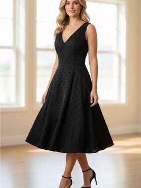 Lauren Ralph Lauren dress size 8 Black Sleeveless Polka Dot Fit & Flare Dre